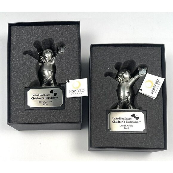Lot 2 UnitedHealthcare Children's Foundation OLIVER AWARDS 2014 & 2015 NIB NEW - Picture 1 of 5